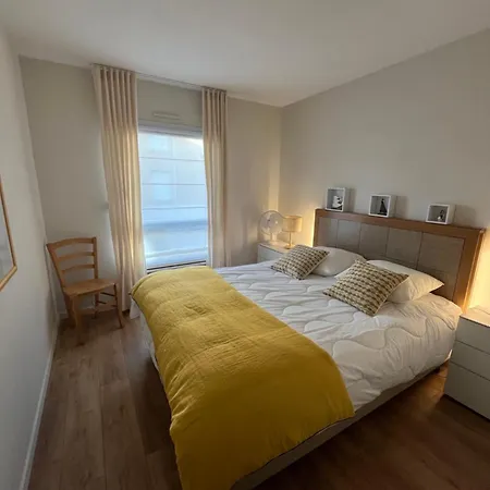 Lumineux Avec Balcon Et Parking Privé * Arcachon