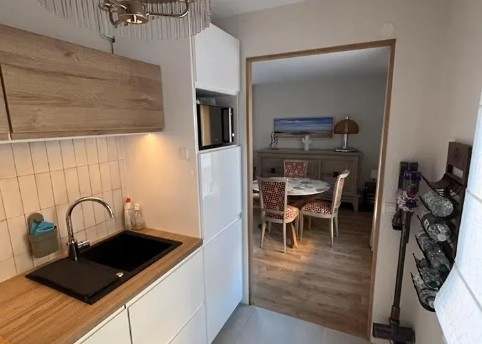 Apartment T2 Au Calme Avec Balcon Et Parking Prive *