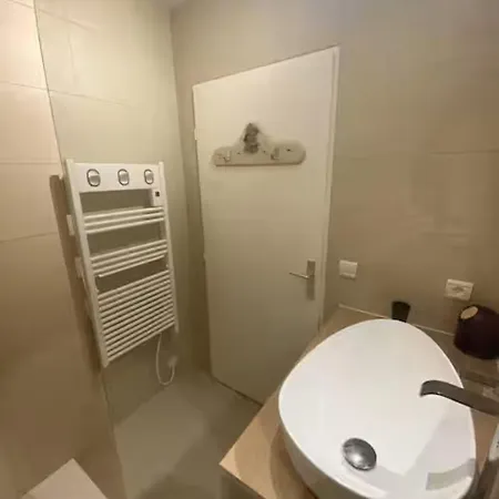 T2 Au Calme Avec Balcon Et Parking Prive Arcachon