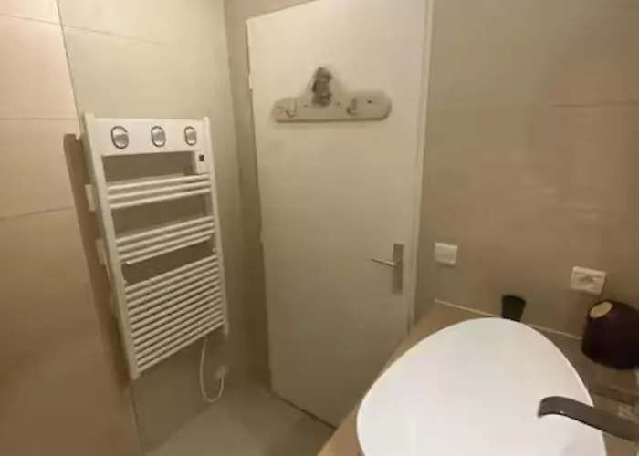 T2 Au Calme Avec Balcon Et Parking Prive Arcachon